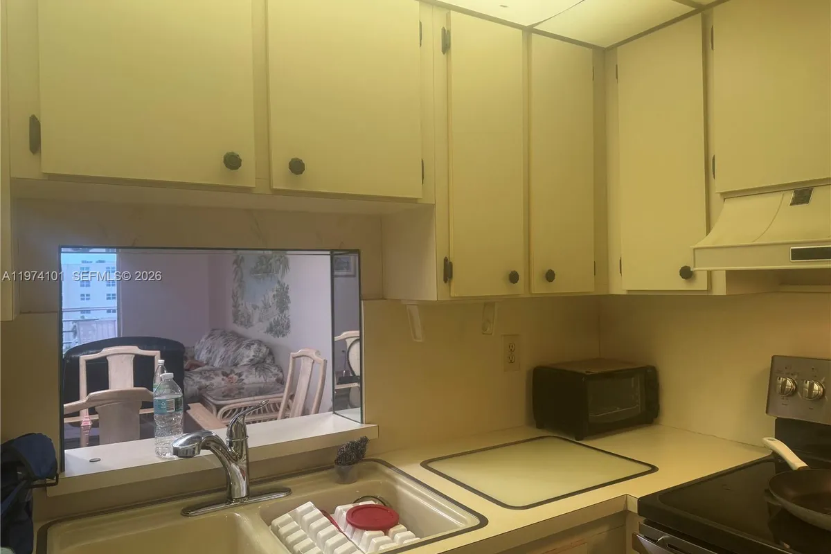 441 SE 3rd St # 505, Dania Beach FL 33004