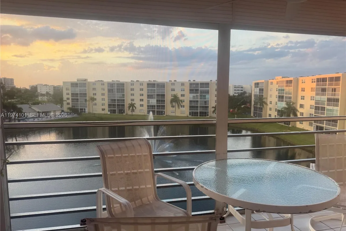 441 SE 3rd St # 505, Dania Beach FL 33004