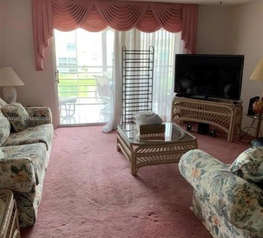 441 SE 3rd St # 505, Dania Beach FL 33004