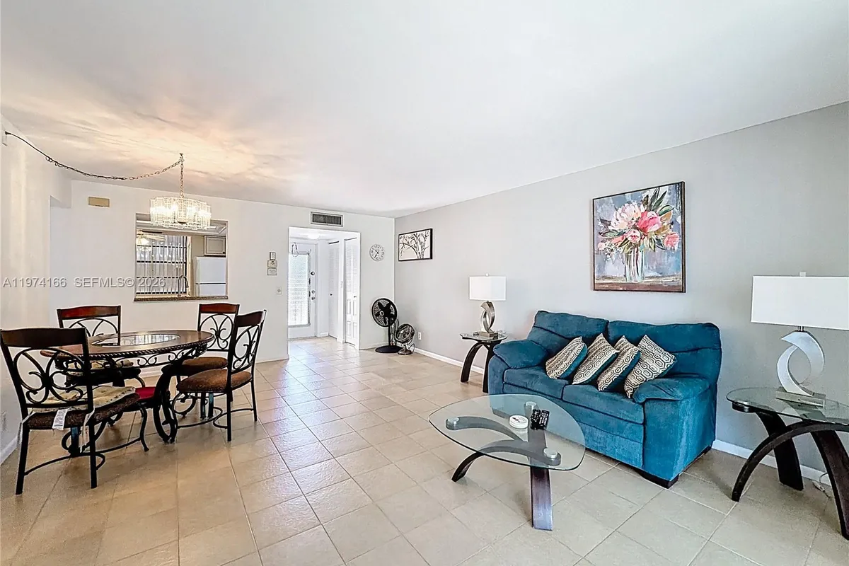 7331 NW 18th St # 202, Margate FL 33063