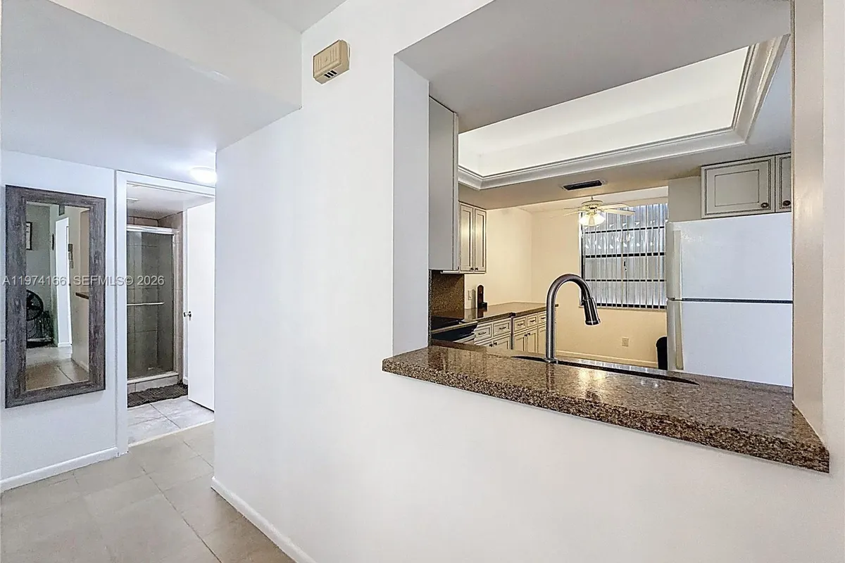 7331 NW 18th St # 202, Margate FL 33063