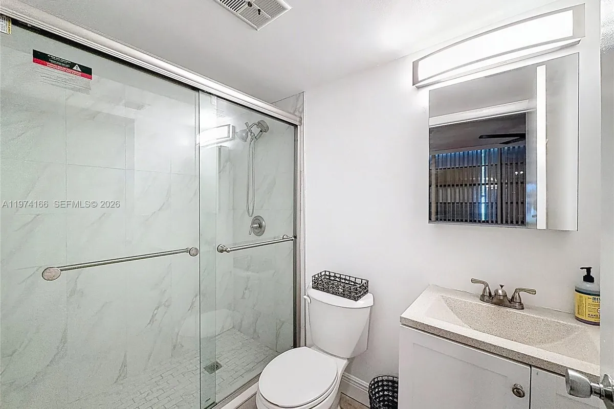 7331 NW 18th St # 202, Margate FL 33063