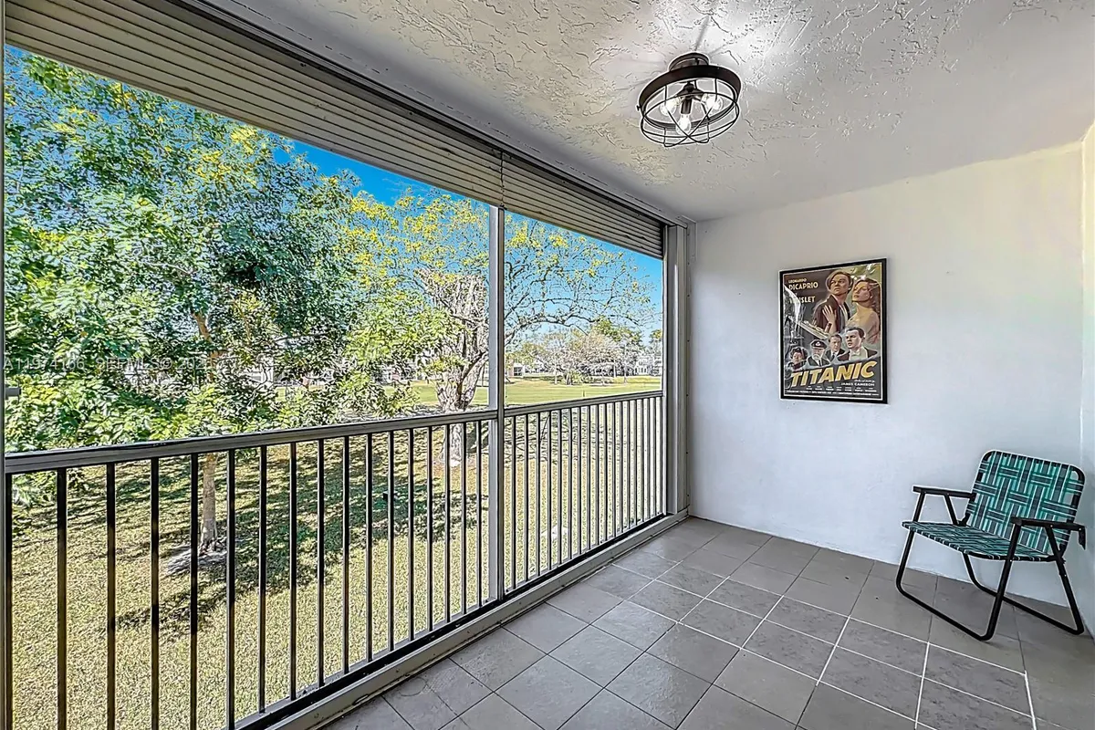 7331 NW 18th St # 202, Margate FL 33063