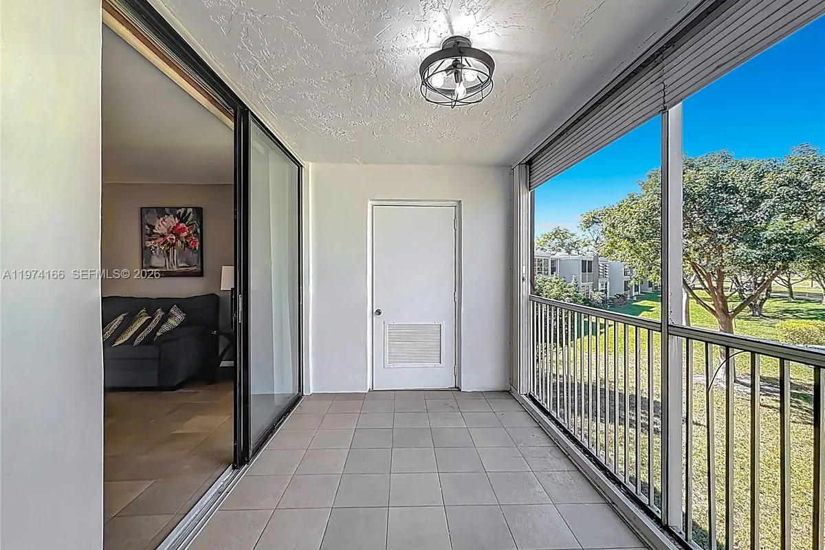 7331 NW 18th St # 202, Margate FL 33063