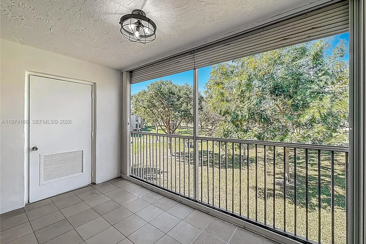 7331 NW 18th St # 202, Margate FL 33063