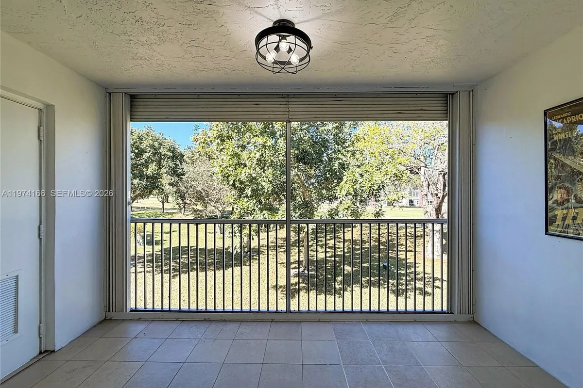 7331 NW 18th St # 202, Margate FL 33063