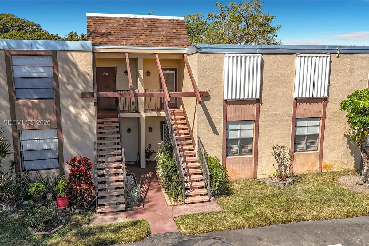 7331 NW 18th St # 202, Margate FL 33063