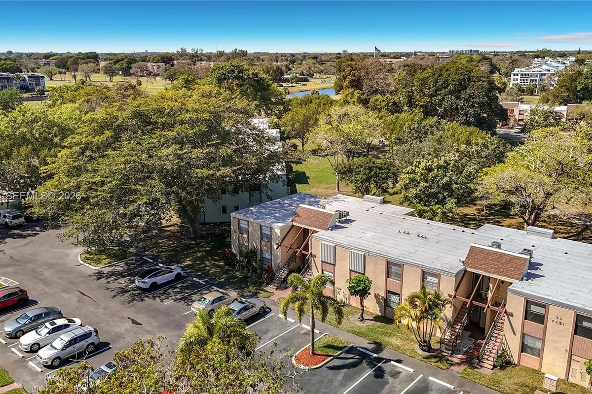 7331 NW 18th St # 202, Margate FL 33063