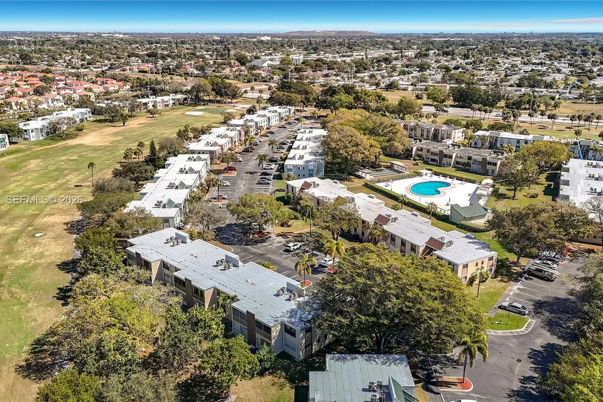 7331 NW 18th St # 202, Margate FL 33063