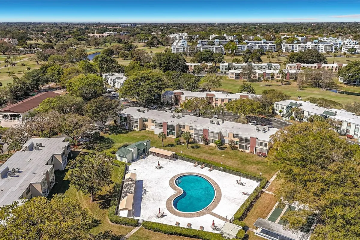 7331 NW 18th St # 202, Margate FL 33063