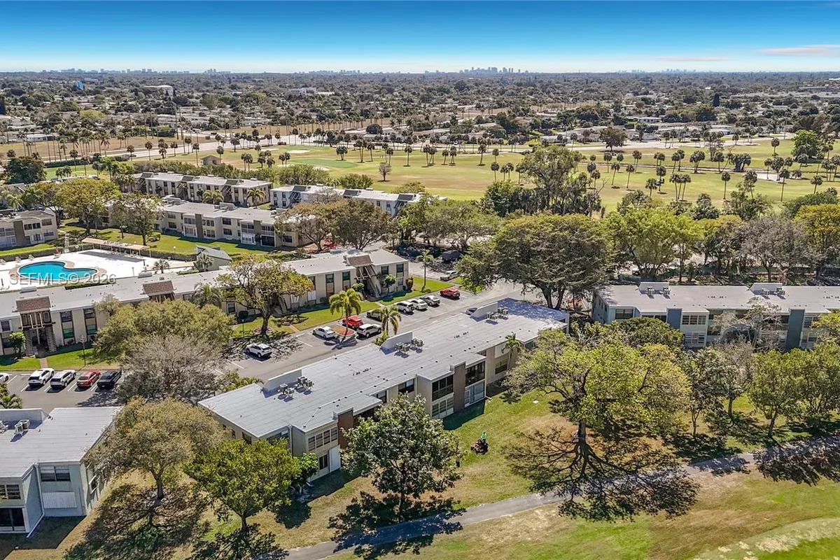 7331 NW 18th St # 202, Margate FL 33063