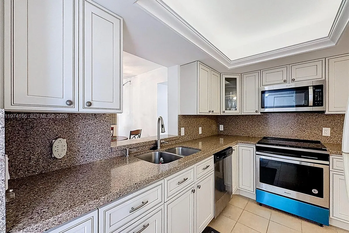 7331 NW 18th St # 202, Margate FL 33063