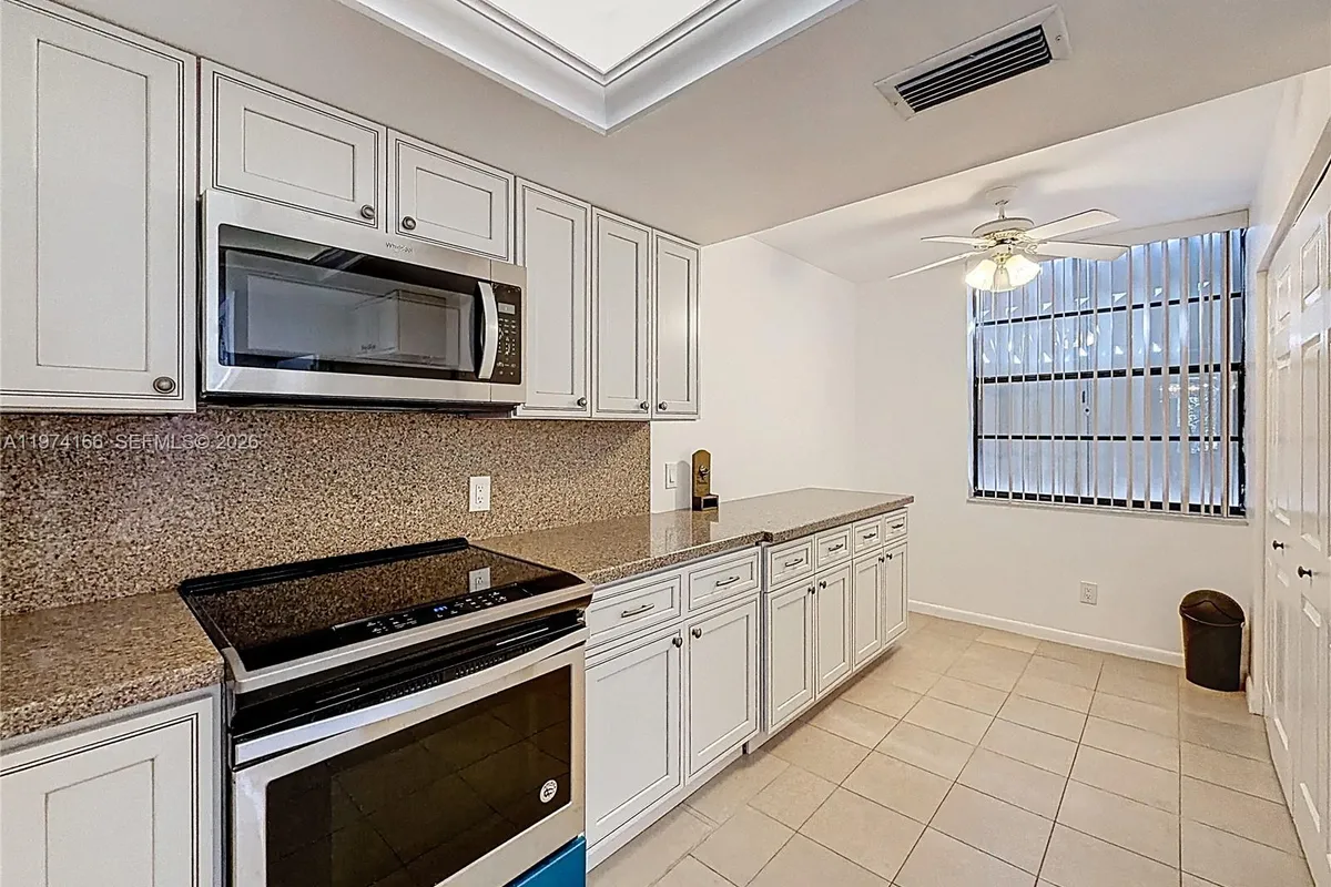 7331 NW 18th St # 202, Margate FL 33063