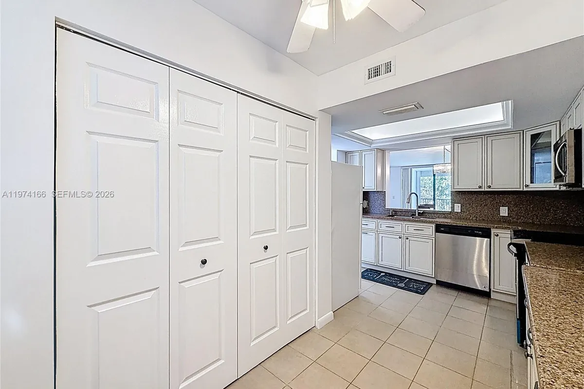 7331 NW 18th St # 202, Margate FL 33063