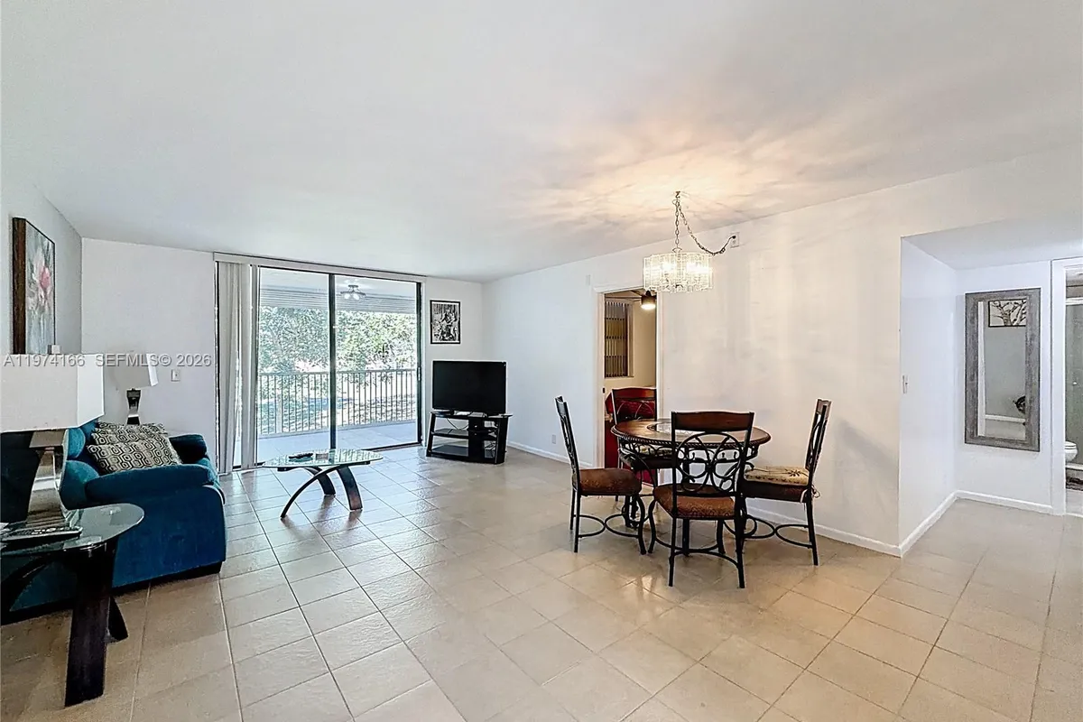 7331 NW 18th St # 202, Margate FL 33063