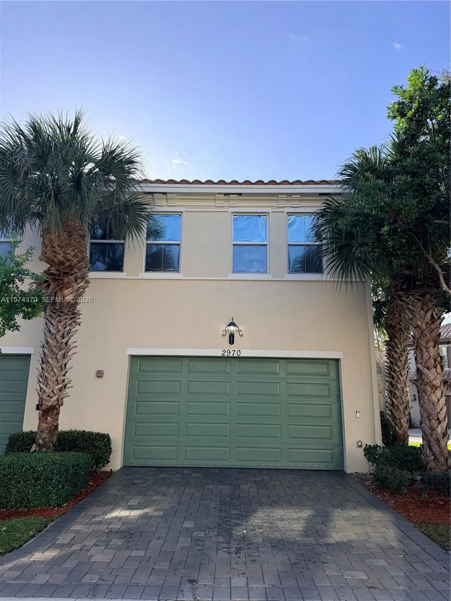 2970 N St John Dr, Cooper City FL 33024