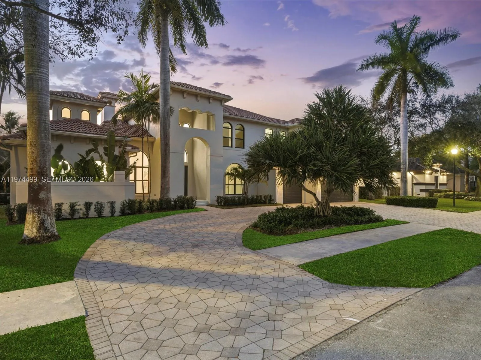 3303 W Stonebrook Cir, Davie FL 33330