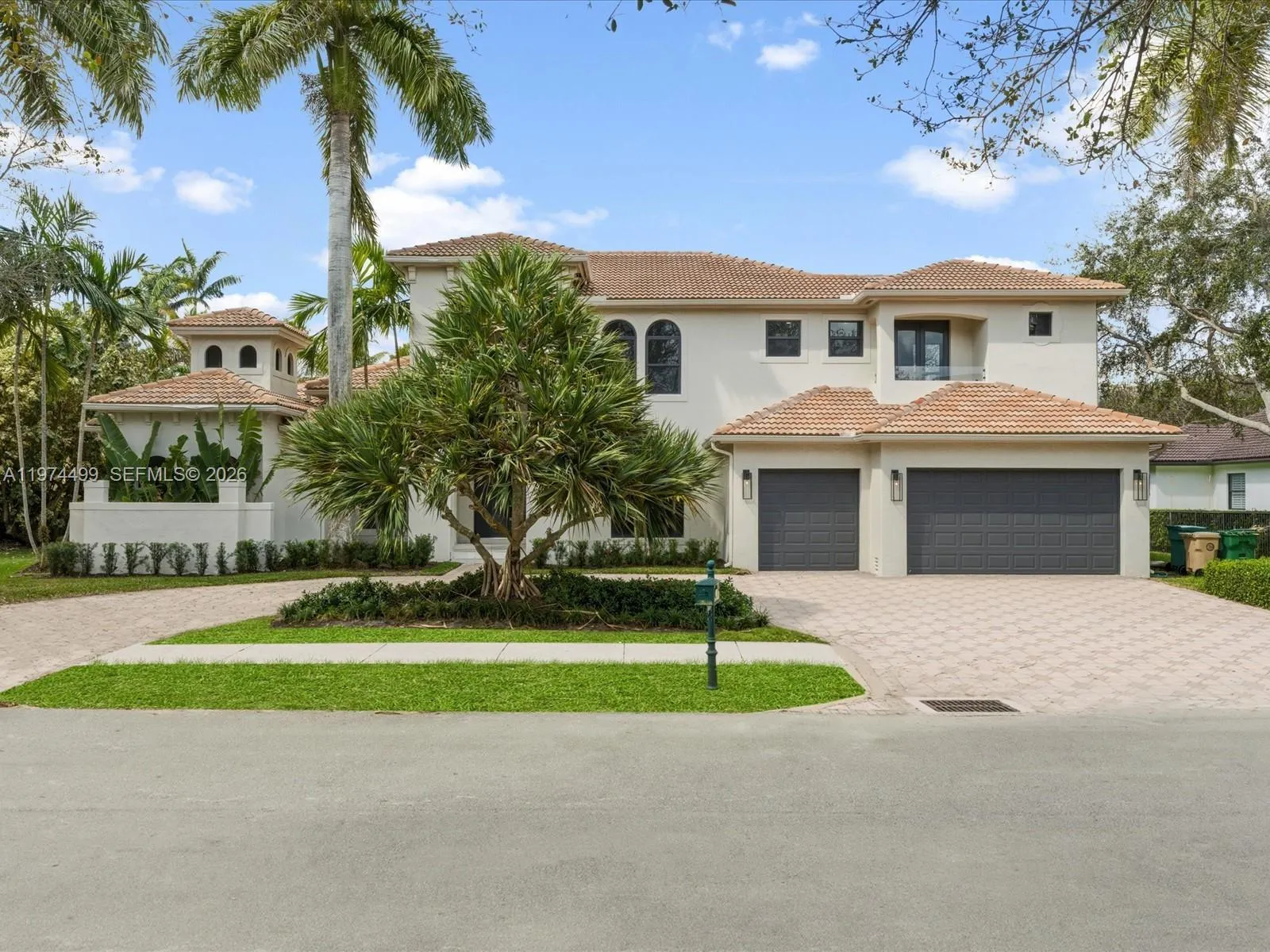 3303 W Stonebrook Cir, Davie FL 33330