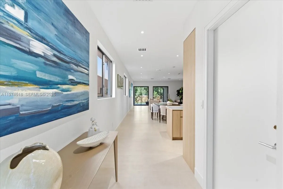 2925 SW 36th Ave, Miami FL 33133