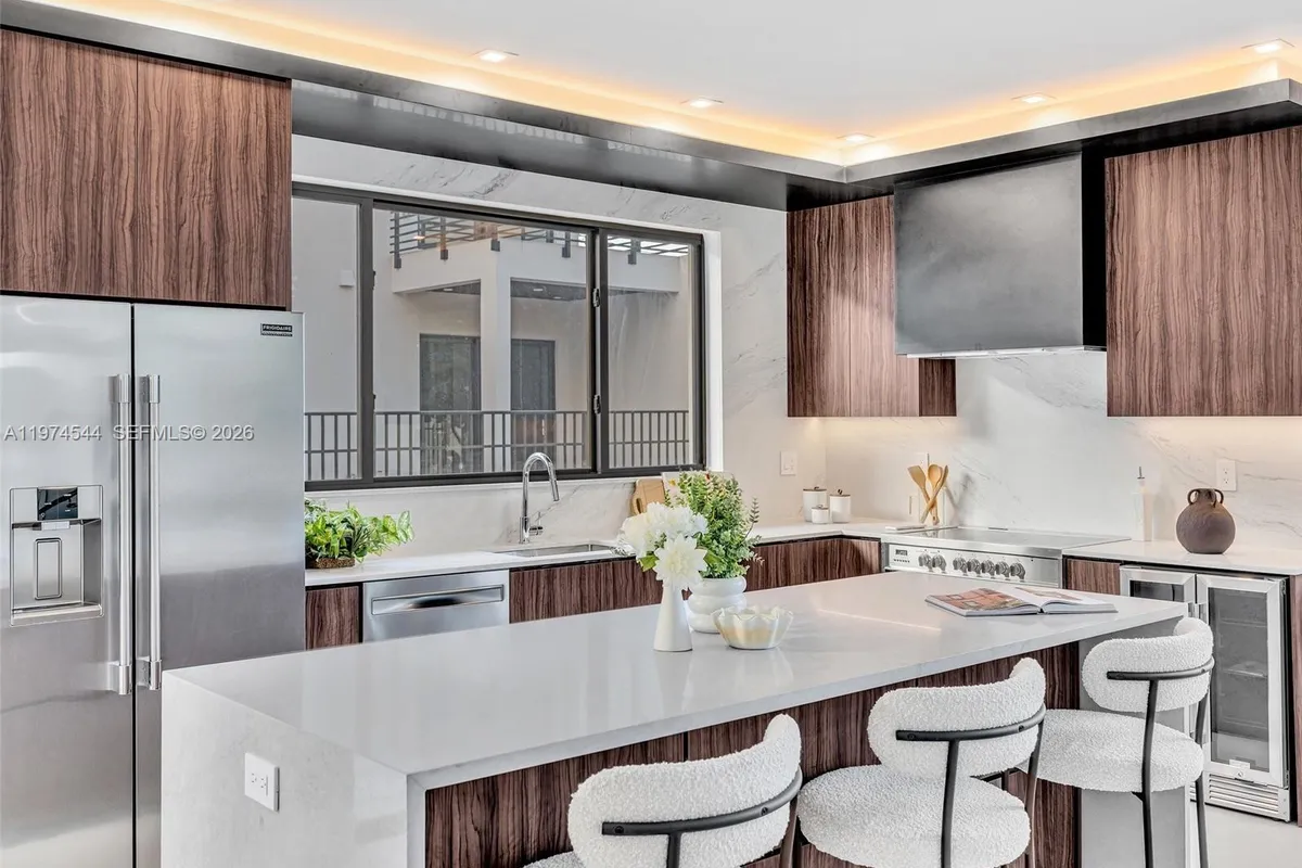 4648 SW 32ND AVE # B3, Dania Beach FL 33312