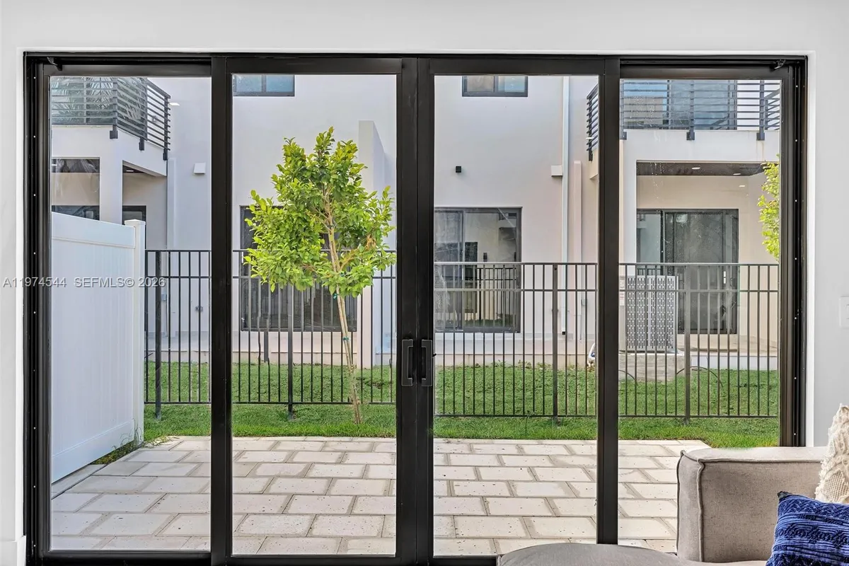 4648 SW 32ND AVE # B3, Dania Beach FL 33312