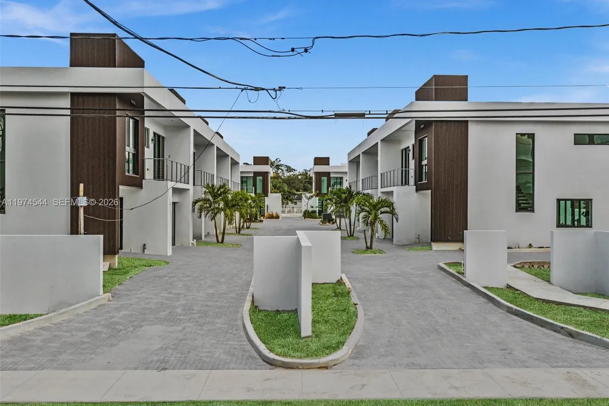 4648 SW 32ND AVE # B3, Dania Beach FL 33312