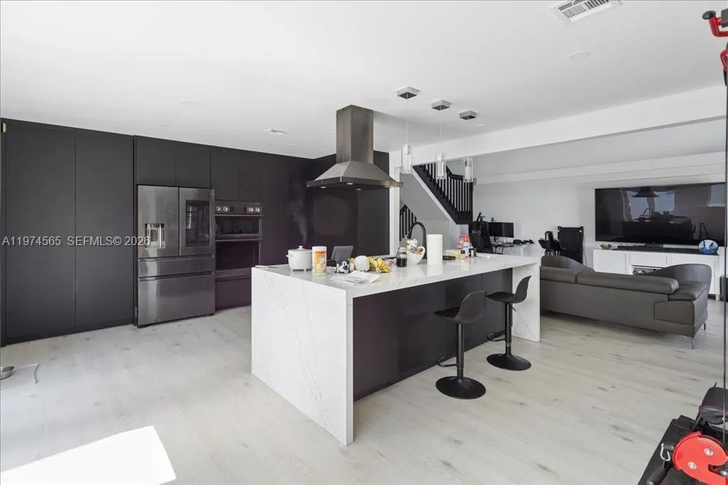 611 NW 205th Ave, Pembroke Pines FL 33029