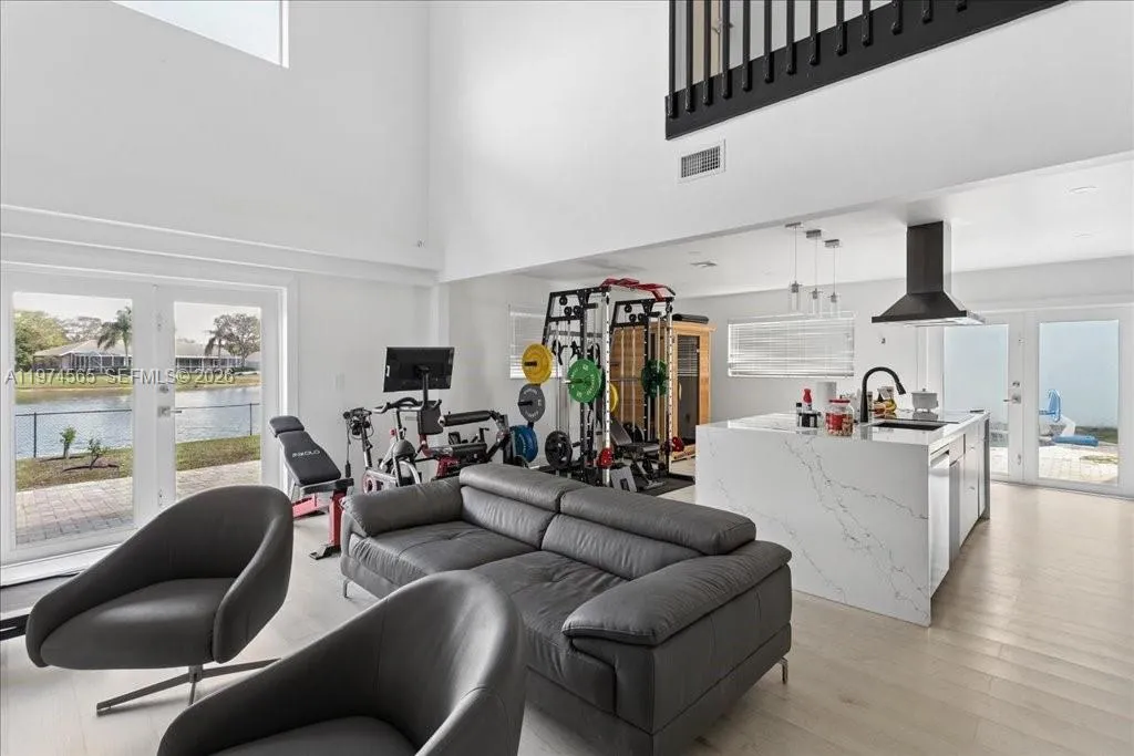 611 NW 205th Ave, Pembroke Pines FL 33029