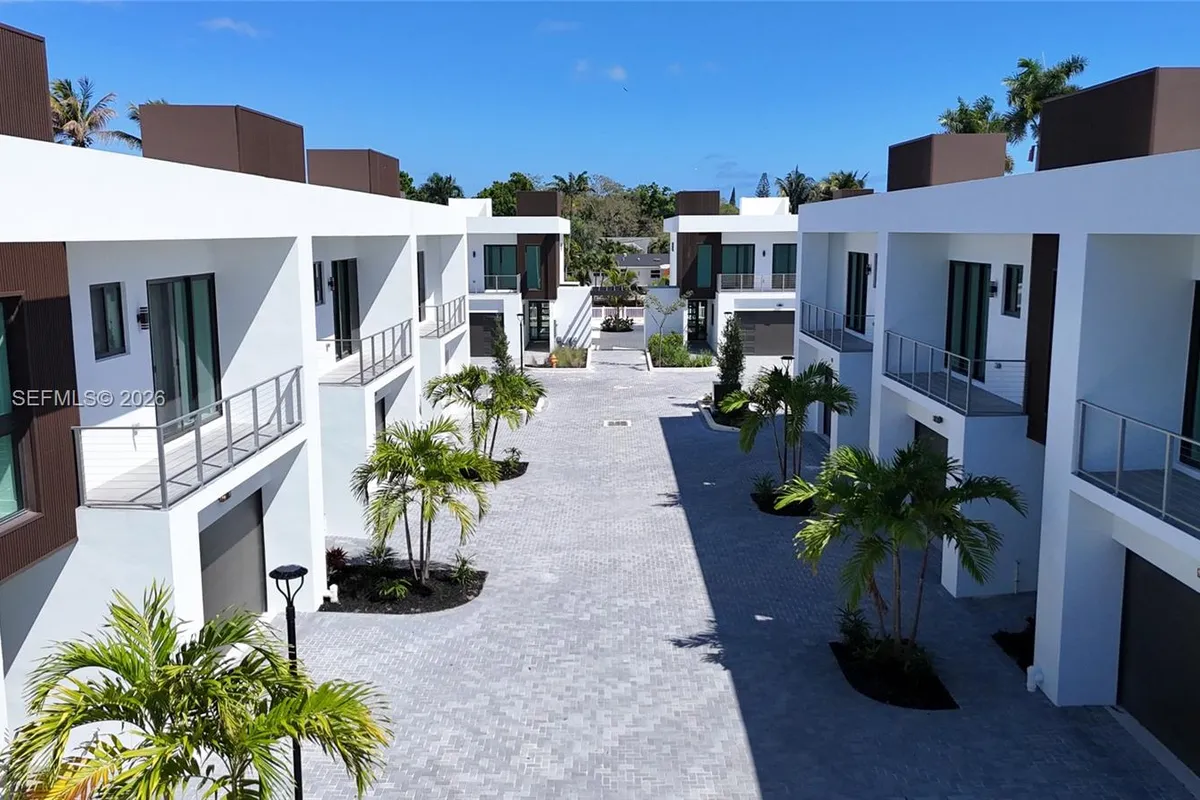 4638 SW 32ND AVE # D2, Dania Beach FL 33312