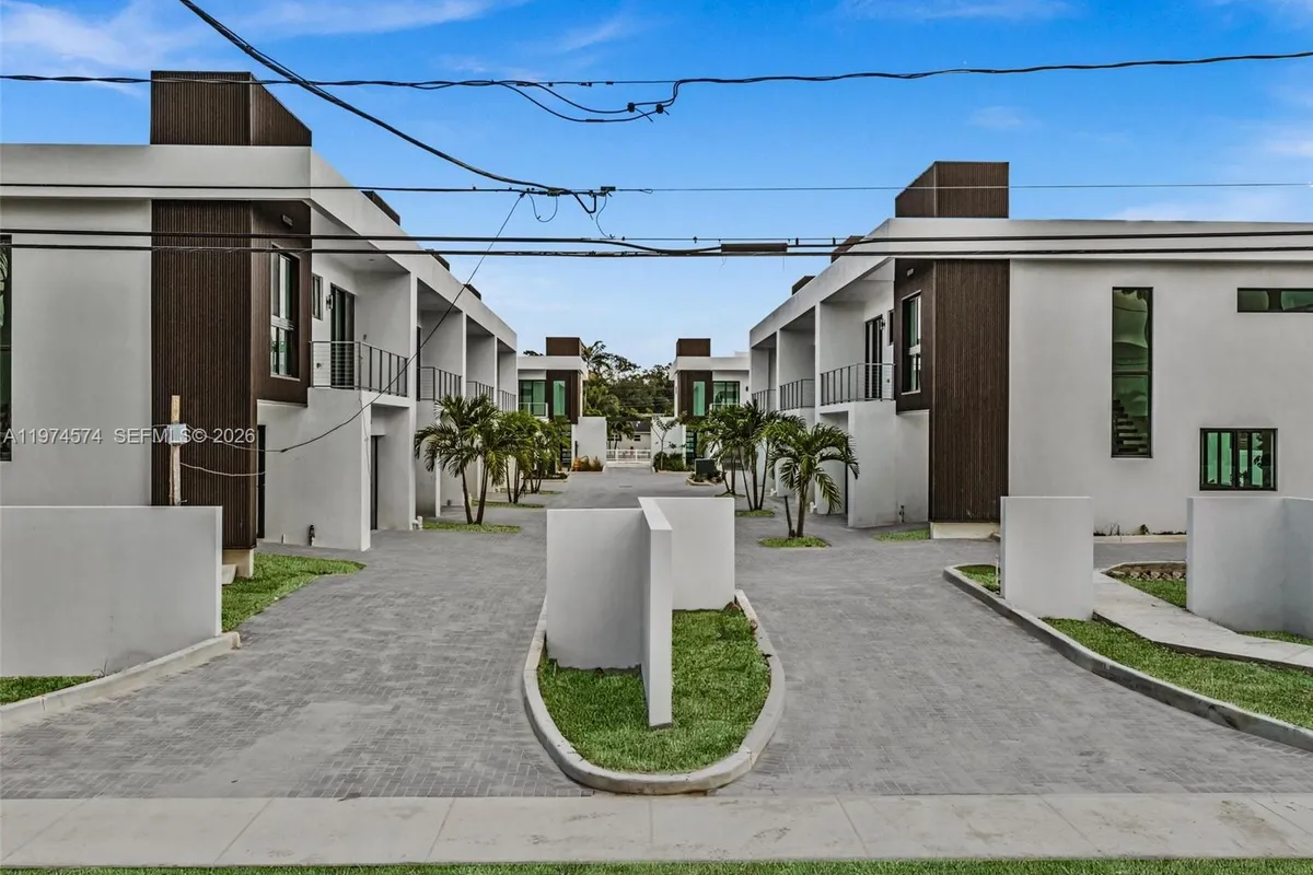 4638 SW 32ND AVE # D2, Dania Beach FL 33312