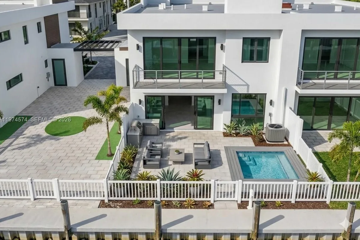 4638 SW 32ND AVE # D2, Dania Beach FL 33312