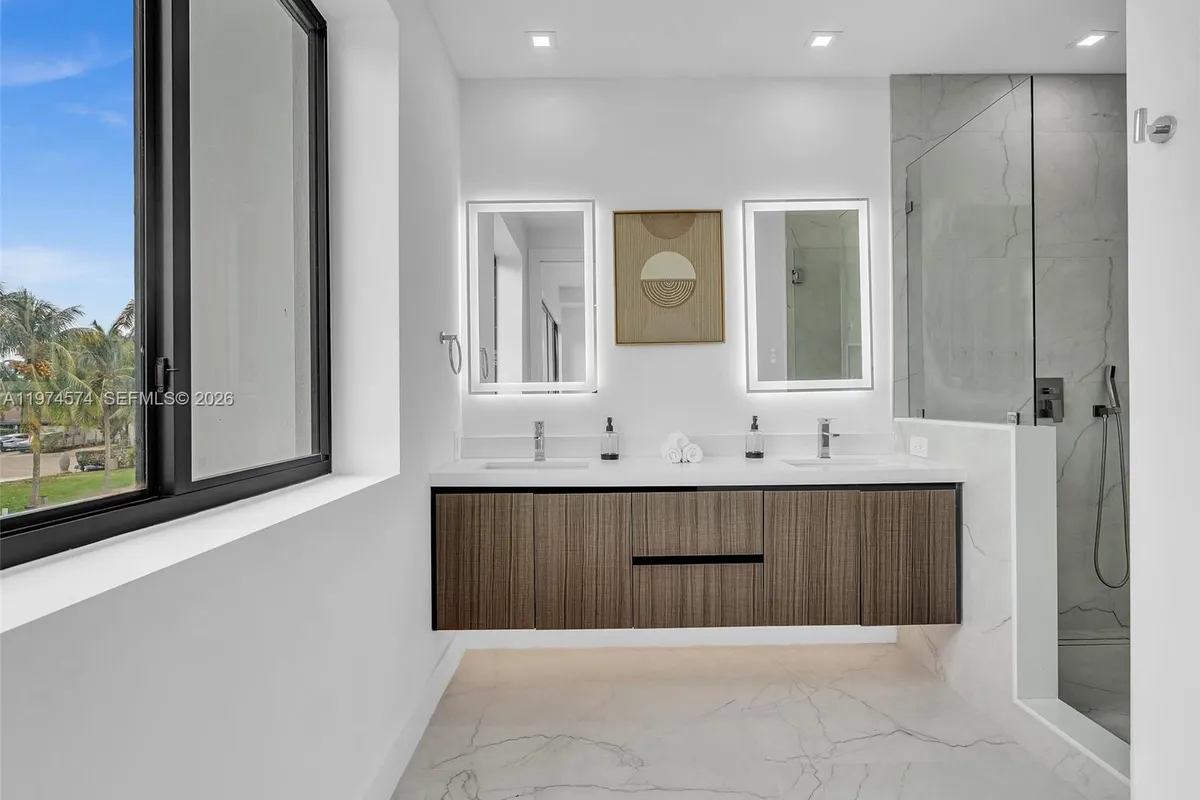 4638 SW 32ND AVE # D2, Dania Beach FL 33312