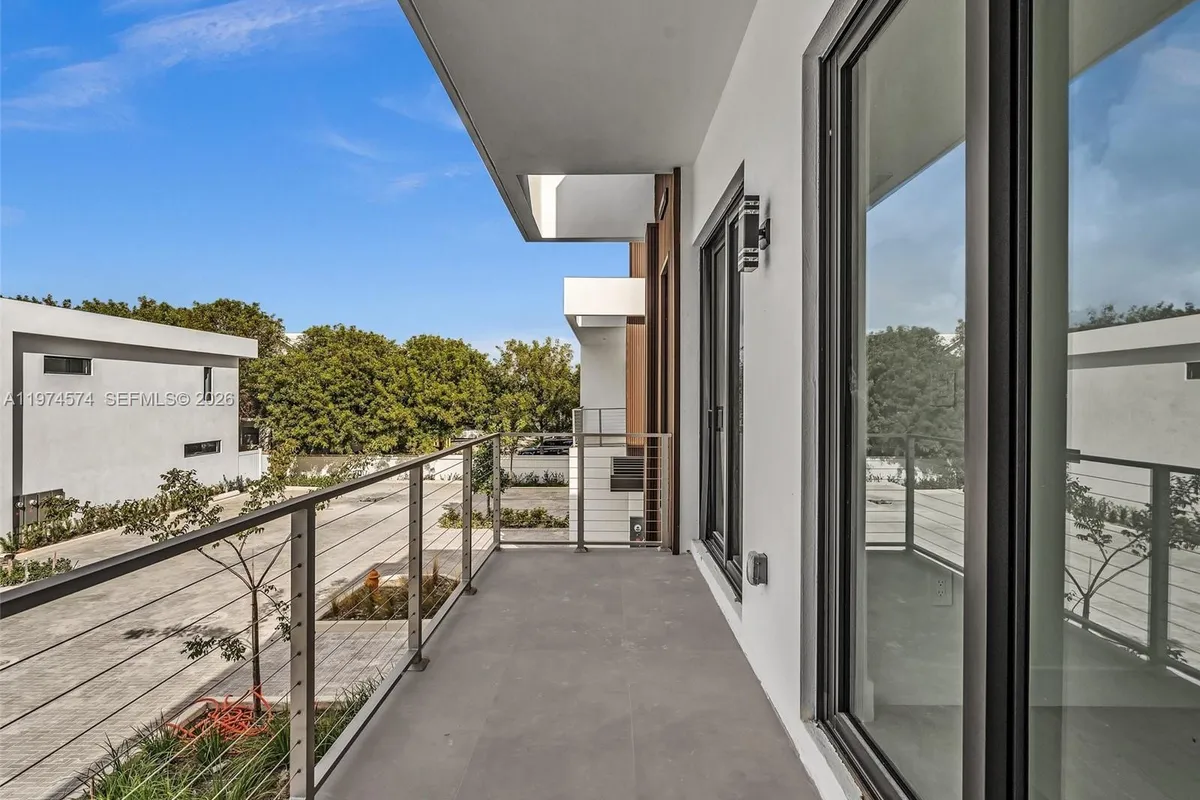 4638 SW 32ND AVE # D2, Dania Beach FL 33312