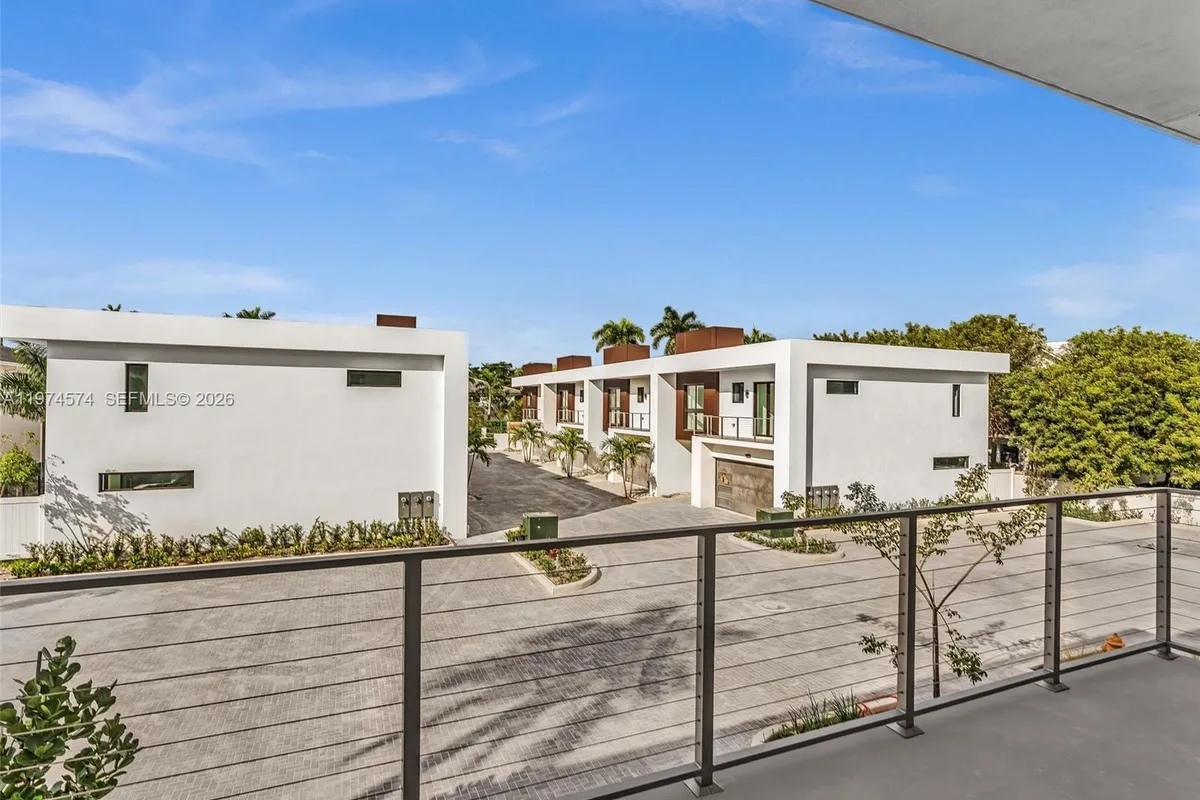 4638 SW 32ND AVE # D2, Dania Beach FL 33312