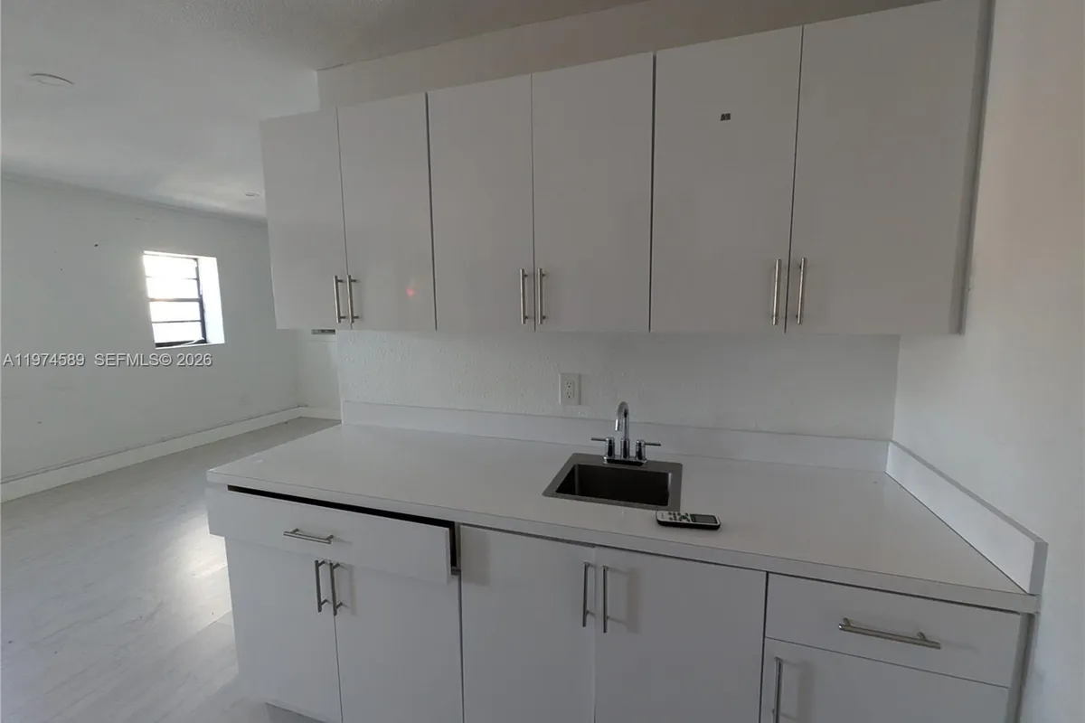 1601 NW 97th Ave, Doral FL 33172