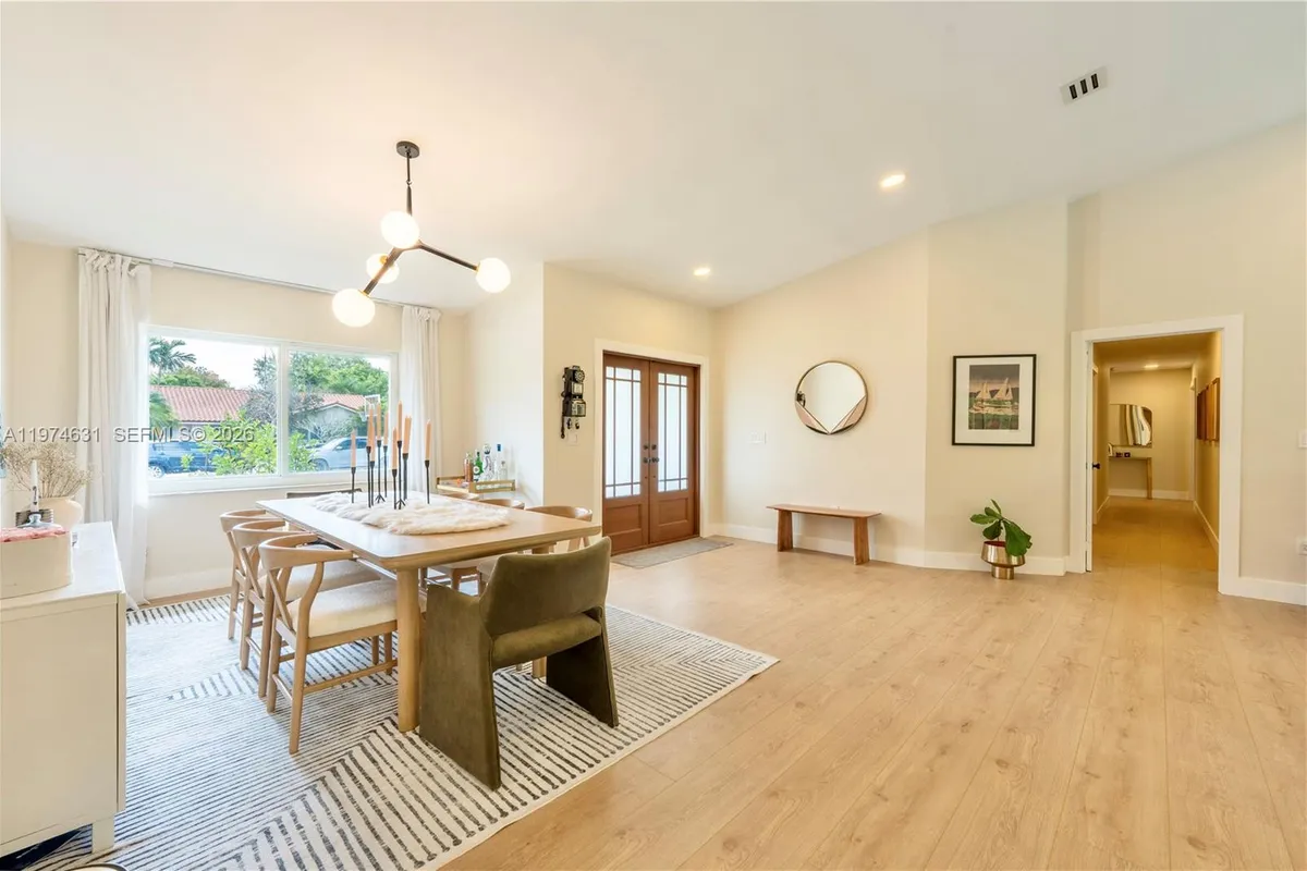 10461 SW 121st St, Miami FL 33176