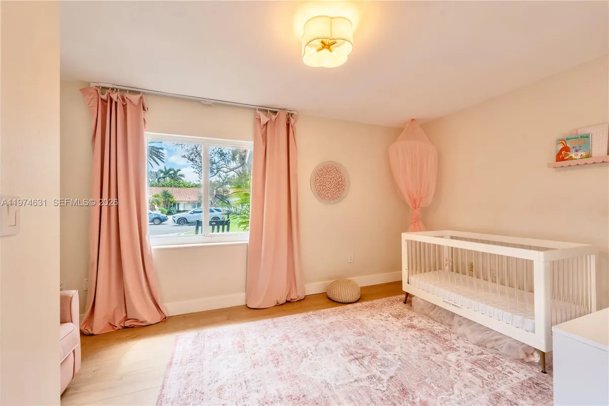 10461 SW 121st St, Miami FL 33176