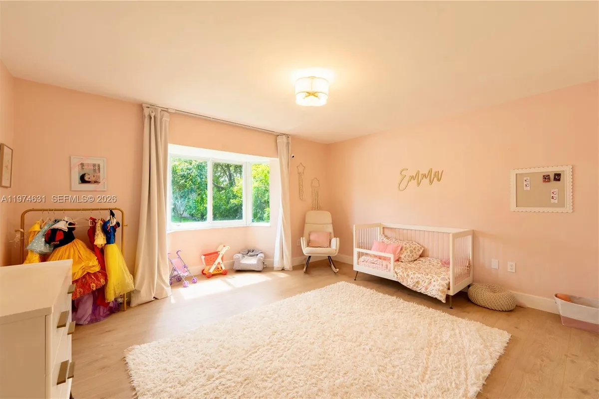 10461 SW 121st St, Miami FL 33176