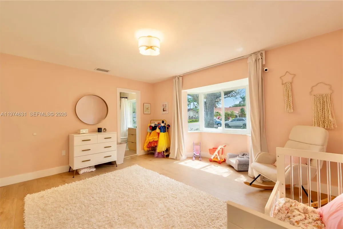 10461 SW 121st St, Miami FL 33176