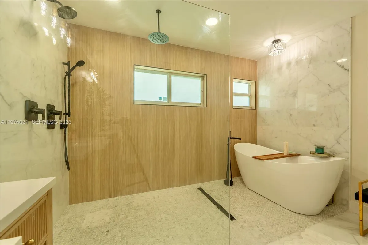 10461 SW 121st St, Miami FL 33176