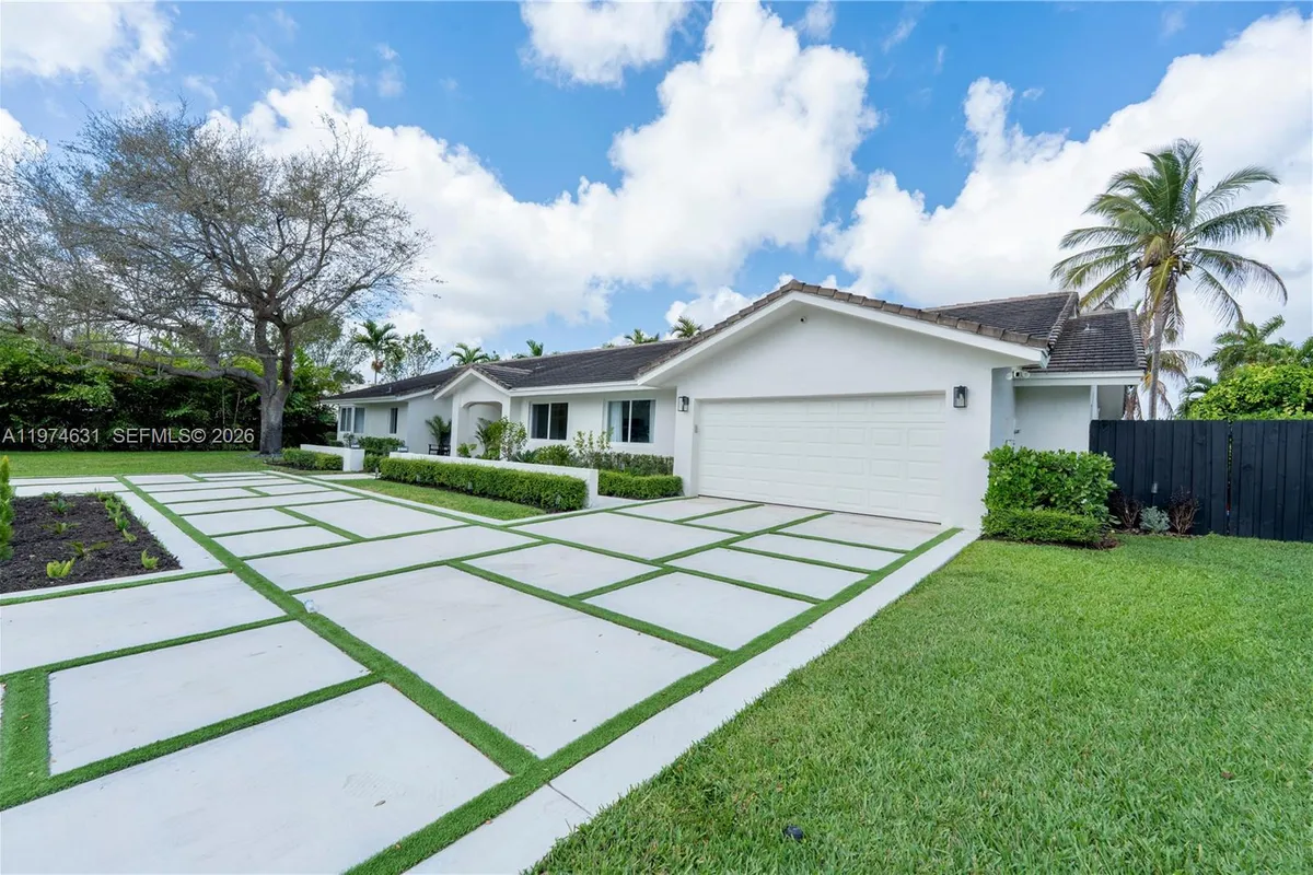 10461 SW 121st St, Miami FL 33176