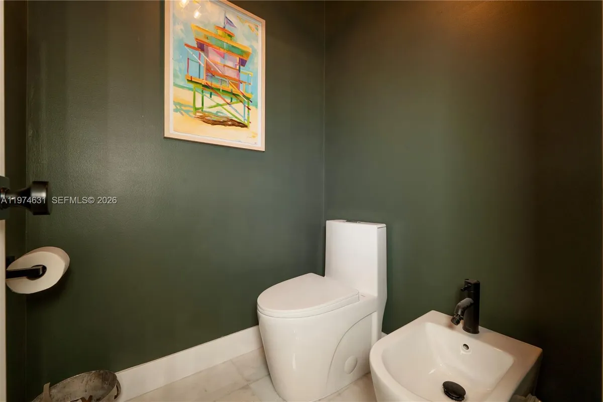 10461 SW 121st St, Miami FL 33176