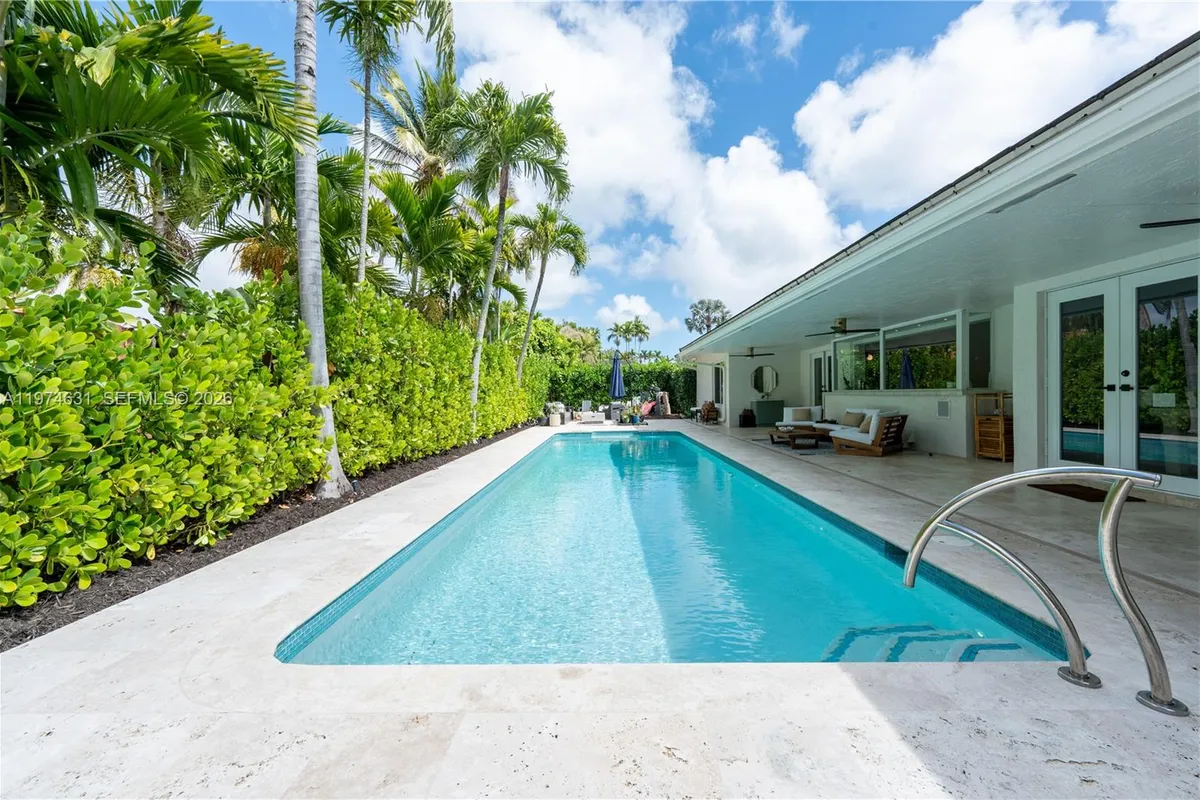 10461 SW 121st St, Miami FL 33176