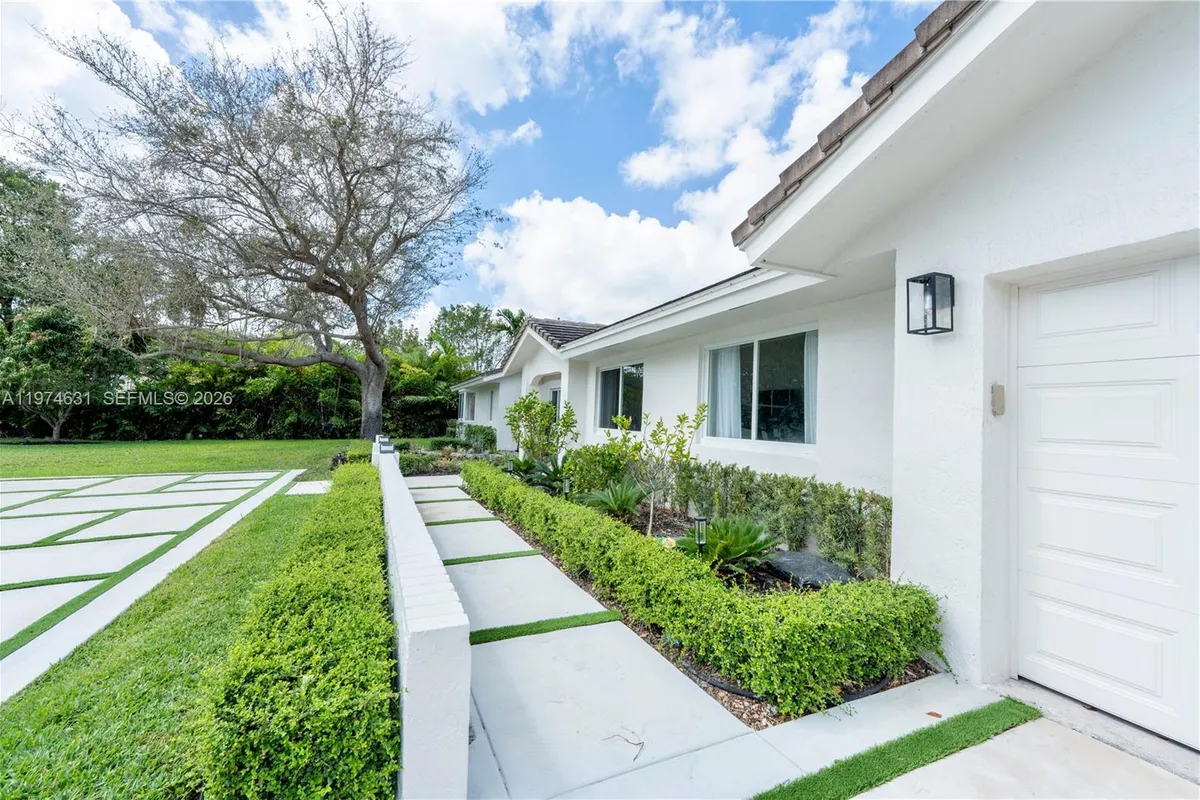 10461 SW 121st St, Miami FL 33176