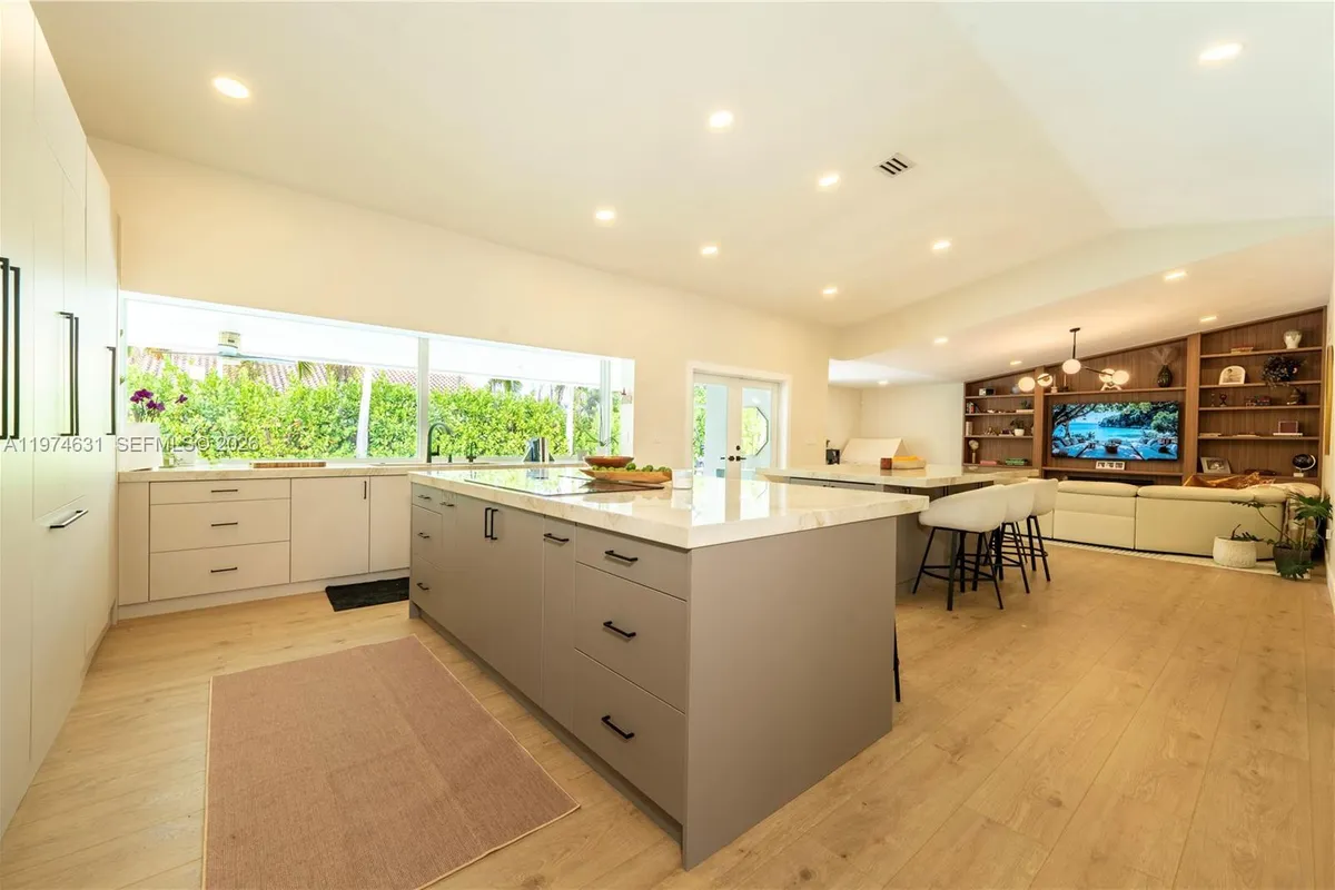 10461 SW 121st St, Miami FL 33176