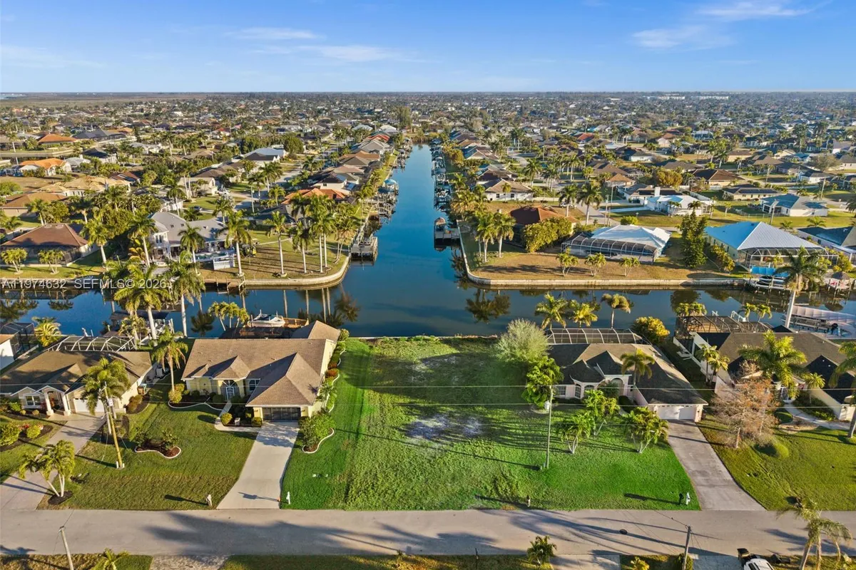 2623 SW 35th Ln, Cape Coral FL 33914