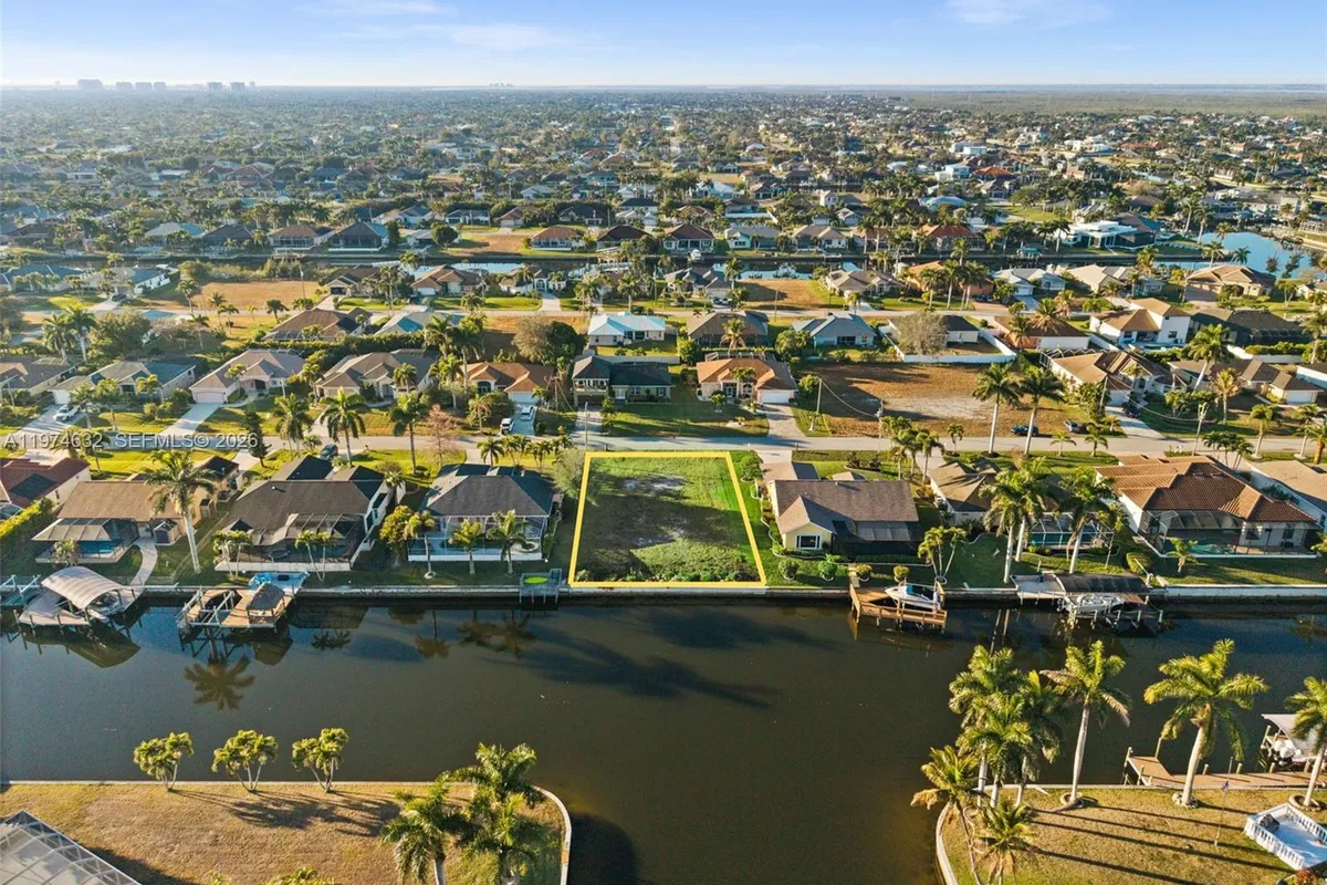 2623 SW 35th Ln, Cape Coral FL 33914