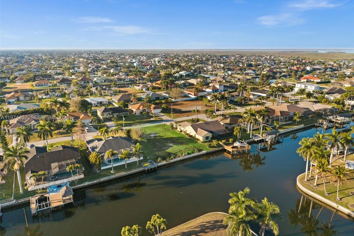 2623 SW 35th Ln, Cape Coral FL 33914