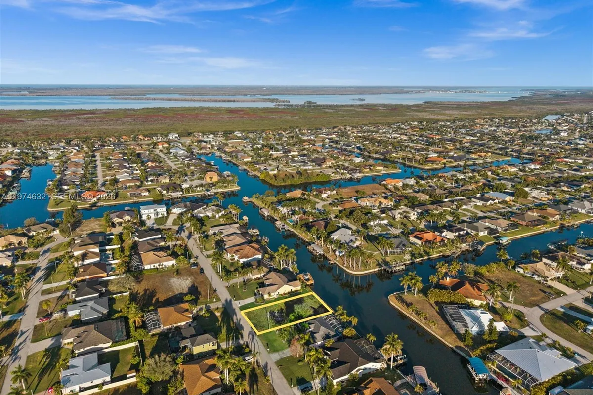 2623 SW 35th Ln, Cape Coral FL 33914