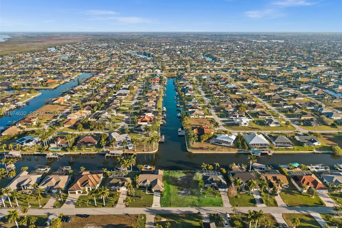 2623 SW 35th Ln, Cape Coral FL 33914